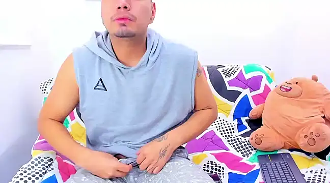 EnriquevillaF online show from 28, 2, 2025