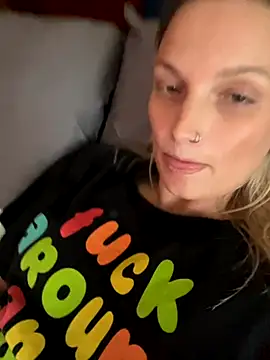 Snapshot of justpeachybaby chatting on 30, 9, 2025 justpeachybaby online show from 30, 9, 2025