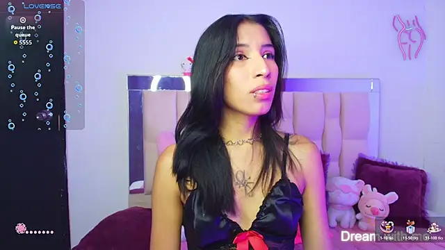 Snapshot of Silver_Rosex chatting on 28, 10, 2025 Silver Rosex online show from 28, 10, 2025