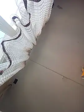 Lauren Amabel online show from 25, 3, 2026