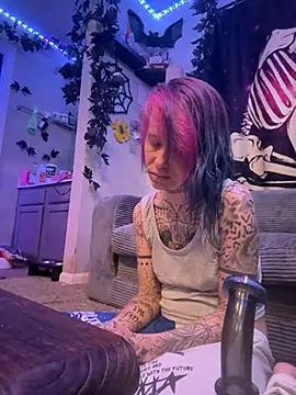 Snapshot of trashbrat chatting on 13, 7, 2026 trashbrat online show from 13, 7, 2026