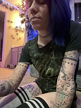 Snapshot of trashbrat chatting on 13, 5, 2026 trashbrat online show from 13, 5, 2026