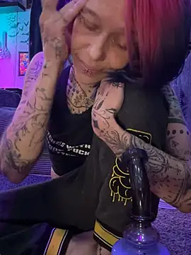 Snapshot of trashbrat chatting on 4, 7, 2026 trashbrat online show from 4, 7, 2026
