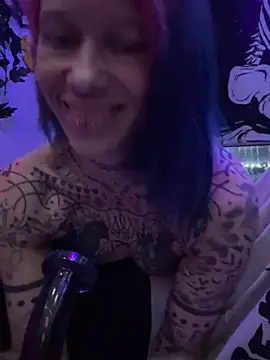 Snapshot of trashbrat chatting on 6, 6, 2026 trashbrat online show from 6, 6, 2026