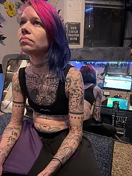 Snapshot of trashbrat chatting on 12, 6, 2026 trashbrat online show from 12, 6, 2026