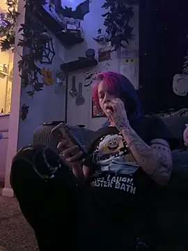 Snapshot of trashbrat chatting on 26, 5, 2026 trashbrat online show from 26, 5, 2026