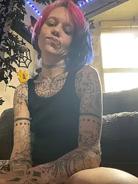 Snapshot of trashbrat chatting on 19, 5, 2026 trashbrat online show from 19, 5, 2026