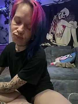 Snapshot of trashbrat chatting on 6, 5, 2026 trashbrat online show from 6, 5, 2026