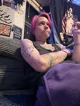 Snapshot of trashbrat chatting on 11, 6, 2026 trashbrat online show from 11, 6, 2026