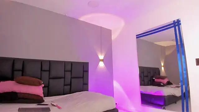 Charlot Vega  online show from 3, 4, 2026