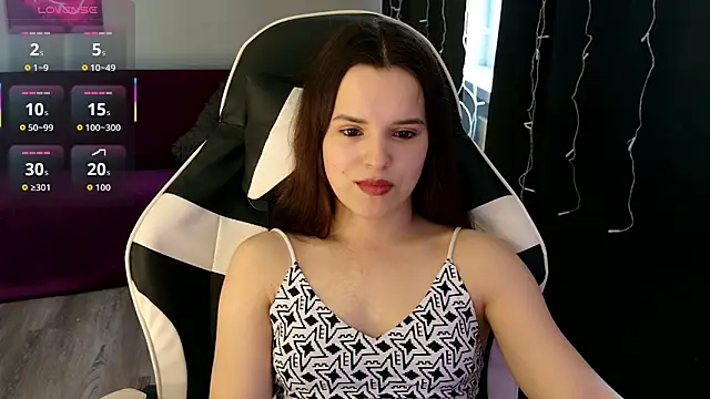 Snapshot of Harleen_Moore chatting on 6, 6, 2026 Harleen Moore online show from 6, 6, 2026