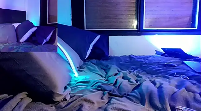 EmilyZoy online show from 2, 2, 2025