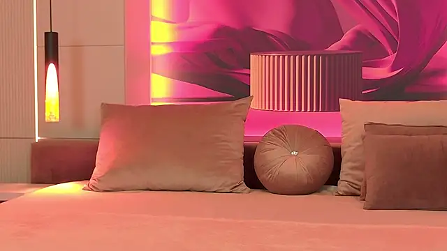 RubyLuxee online show from 22, 11, 2025