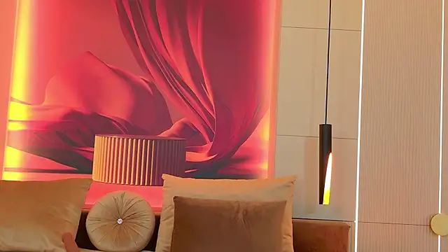 RubyLuxee online show from 3, 10, 2025