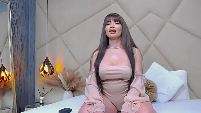 RubyLuxee online show from 8, 3, 2025