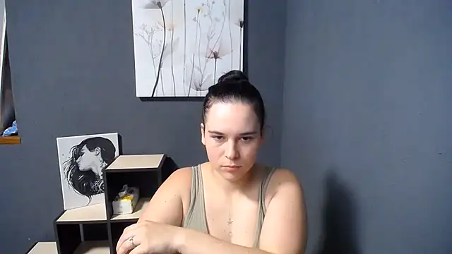 mini girly online show from 6, 7, 2026