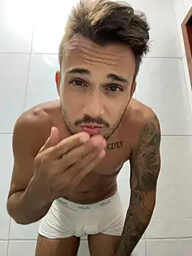 Snapshot of carvalhofelipe chatting on 15, 1, 2025 carvalhofelipe online show from 15, 1, 2025