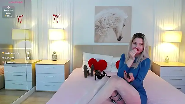 Emma plux online show from 17, 3, 2025