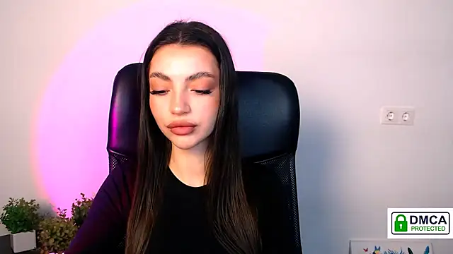 Lexi Jous online show from 11, 11, 2025