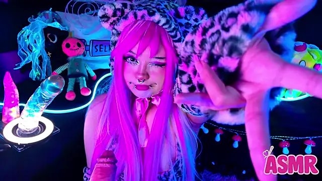 LaytonBox online show from 11, 10, 2025