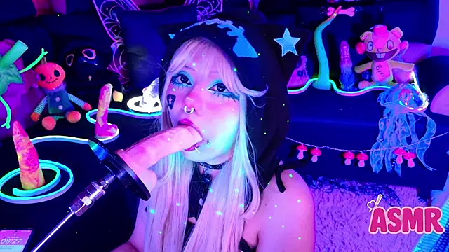 LaytonBox online show from 10, 11, 2025