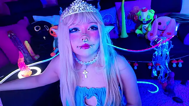 LaytonBox online show from 3, 11, 2025