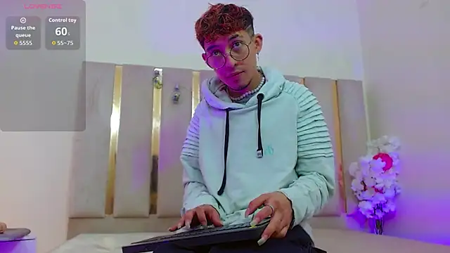 Axel tay online show from 24, 10, 2025