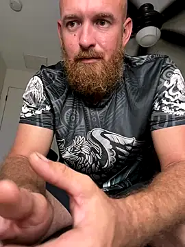 Snapshot of 32XRedBeard chatting on 10, 10, 2025 32XRedBeard online show from 10, 10, 2025