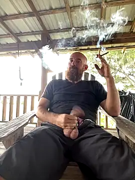 Snapshot of 32XRedBeard chatting on 16, 11, 2025 32XRedBeard online show from 16, 11, 2025