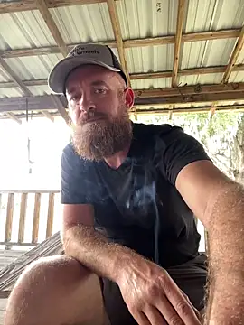 Snapshot of 32XRedBeard chatting on 23, 11, 2025 32XRedBeard online show from 23, 11, 2025