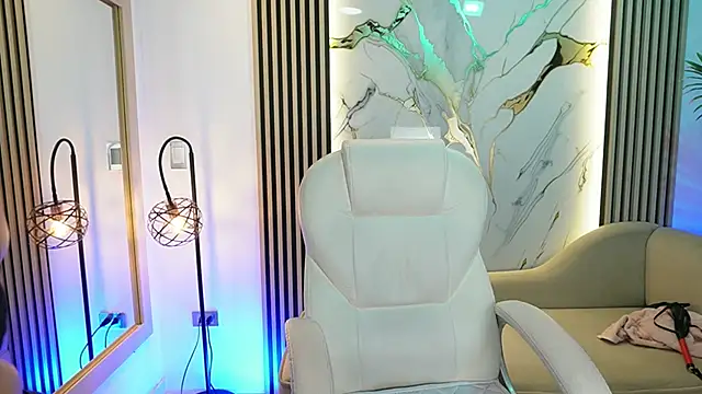 Emma Walkerr  online show from 12, 2, 2026