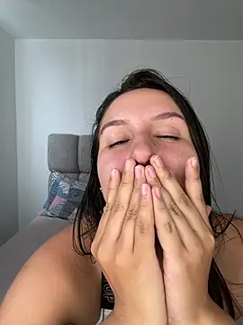 Snapshot of Jullya_x chatting on 9, 7, 2026 Jullya x online show from 9, 7, 2026