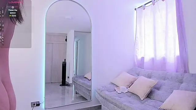 Snapshot of Jullya_x chatting on 13, 11, 2025 Jullya x online show from 13, 11, 2025