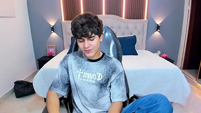 Tommy18   online show from 8, 4, 2026