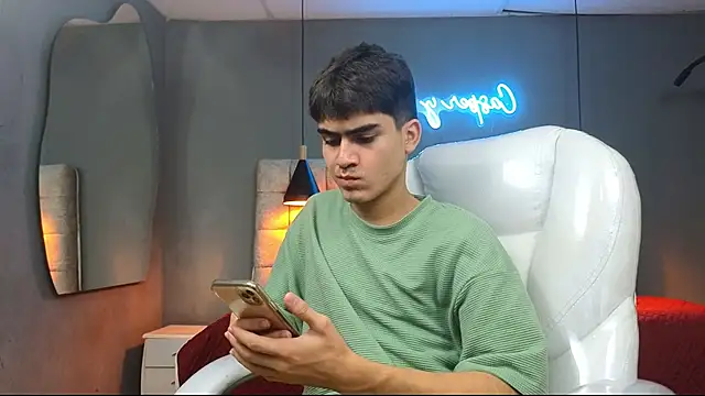 Tommy18   online show from 25, 2, 2025
