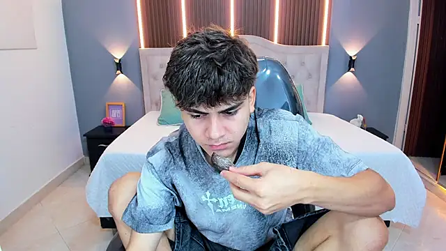 Tommy18   online show from 18, 4, 2026