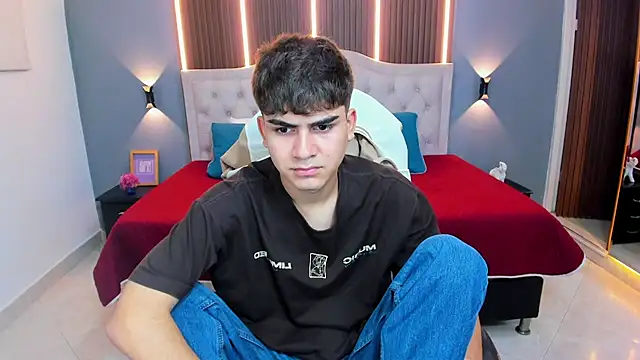 Tommy18   online show from 13, 2, 2026