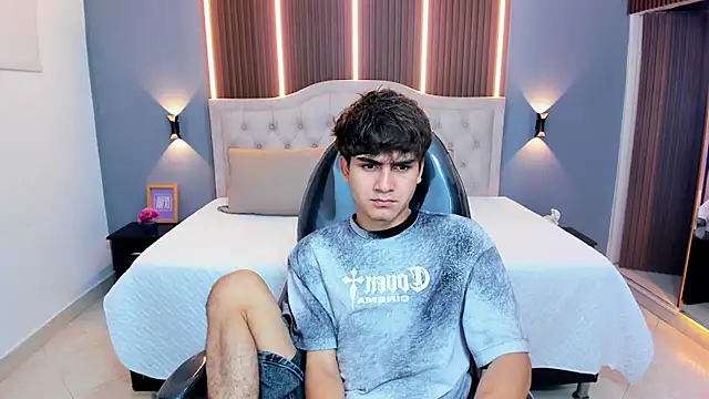 Tommy18   online show from 7, 2, 2026