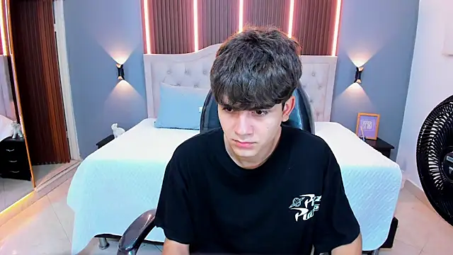 Tommy18   online show from 28, 9, 2025