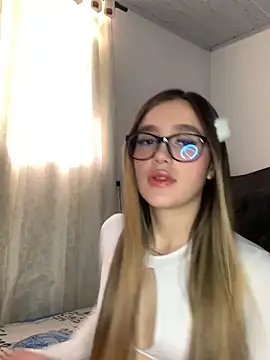 Snapshot of LunaShine_ chatting on 16, 1, 2025 LunaShine online show from 16, 1, 2025