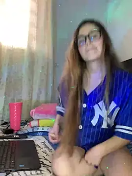 Snapshot of LunaShine_ chatting on 11, 2, 2025 LunaShine online show from 11, 2, 2025