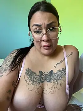 Snapshot of MelissathequeenOff chatting on 11, 5, 2026 MelissathequeenOff online show from 11, 5, 2026