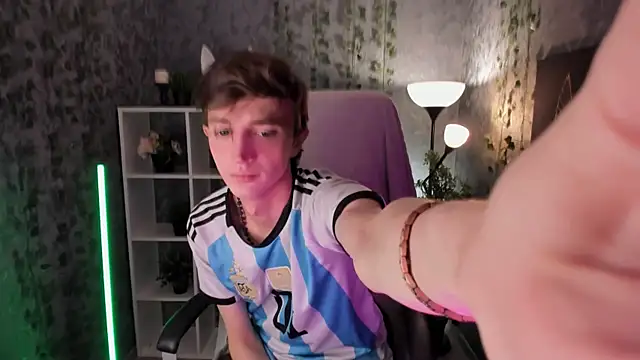 John Weasley online show from 7, 11, 2025