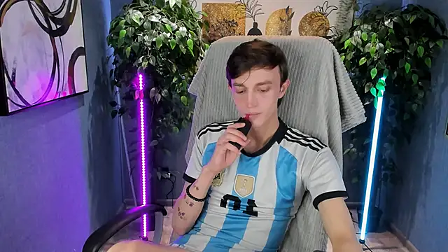 John Weasley online show from 18, 10, 2025