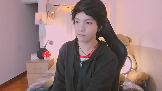 AllanYong18 online show from 8, 4, 2026