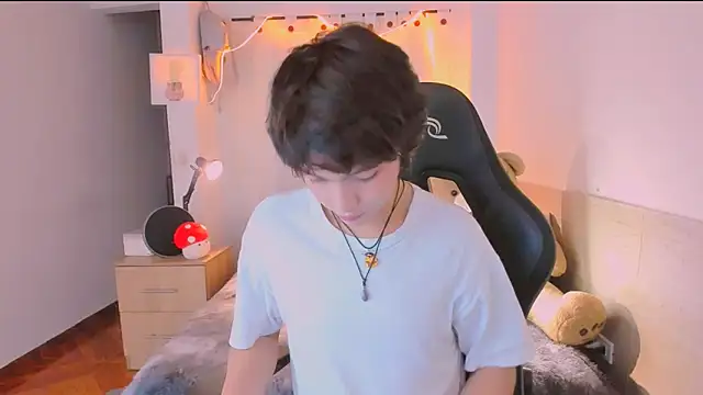 AllanYong18 online show from 13, 4, 2026