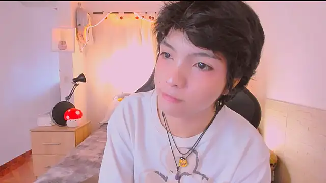 AllanYong18 online show from 10, 4, 2026