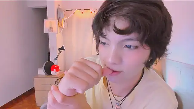 AllanYong18 online show from 14, 4, 2026