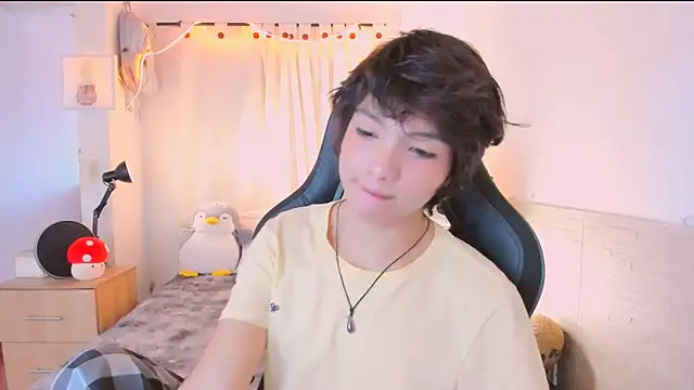 AllanYong18 online show from 25, 4, 2026