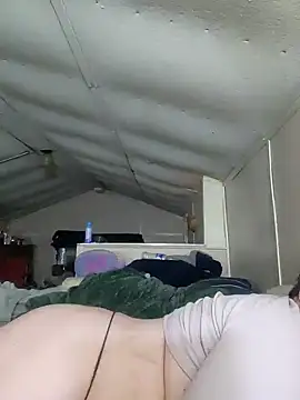 LitHippieBaby420 online show from 15, 1, 2025